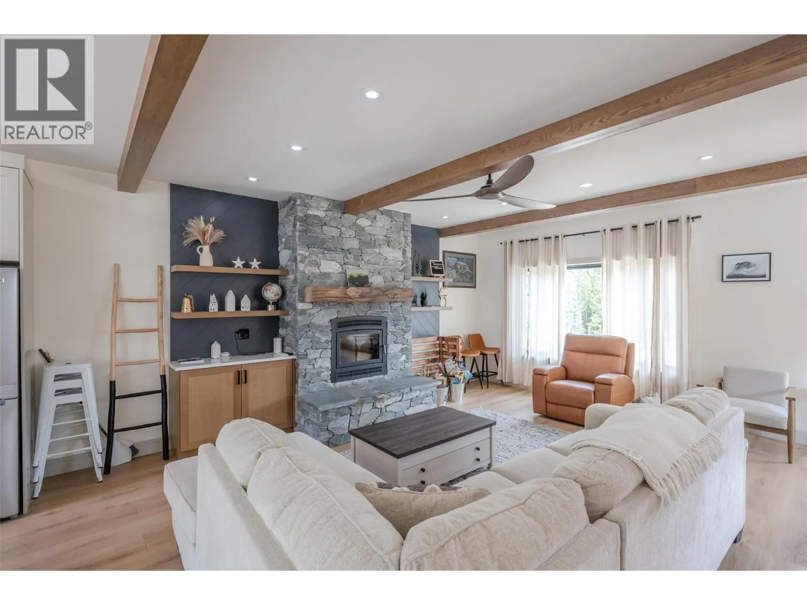 144 CLEARVIEW Crescent Unit# SL1