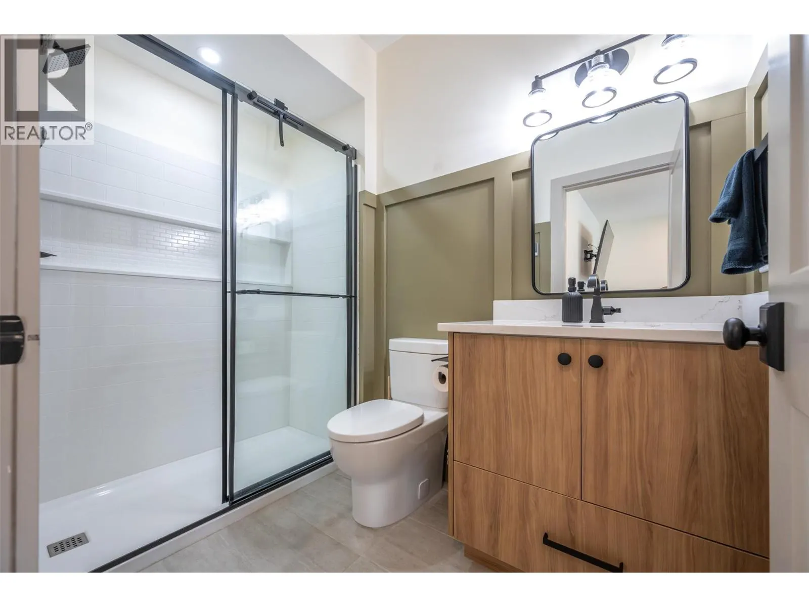 144 CLEARVIEW Crescent Unit# SL1