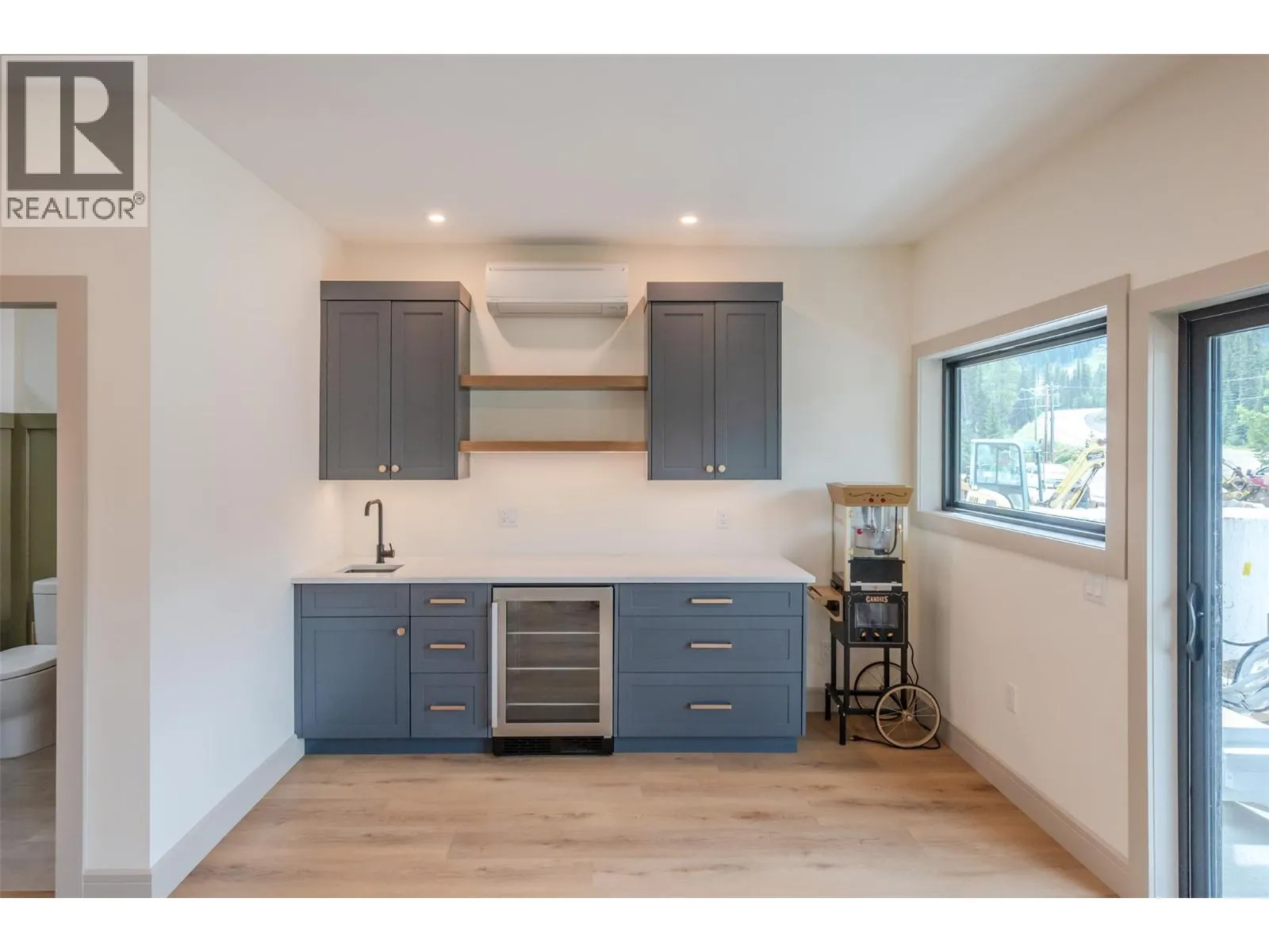 144 CLEARVIEW Crescent Unit# SL1