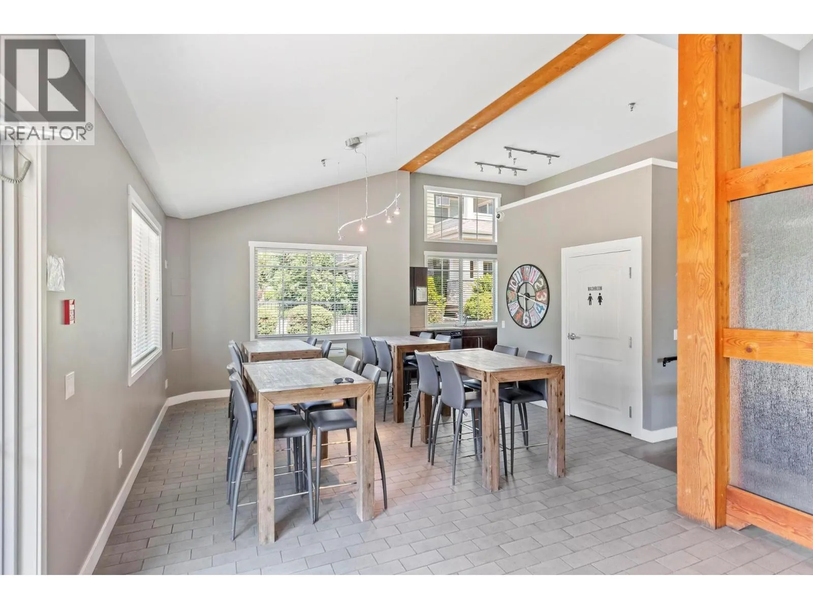 3731 Casorso Road Unit# 316