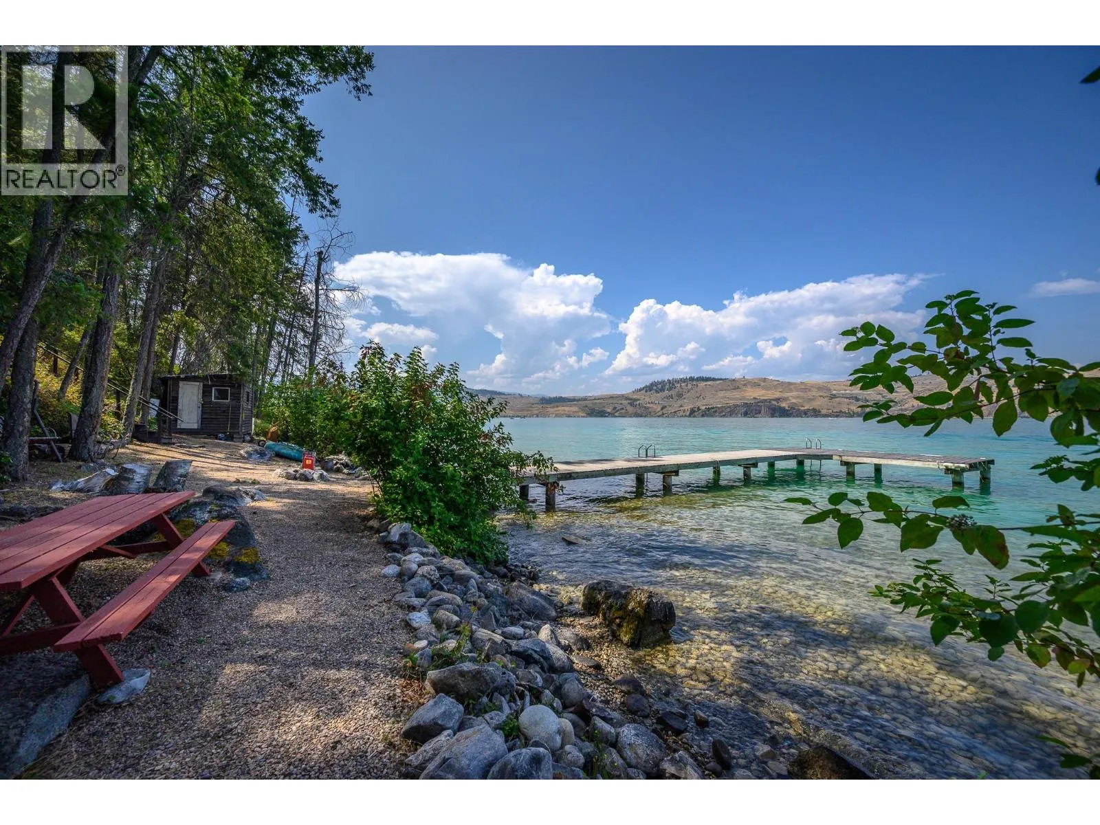 5751 Cosens Bay Road