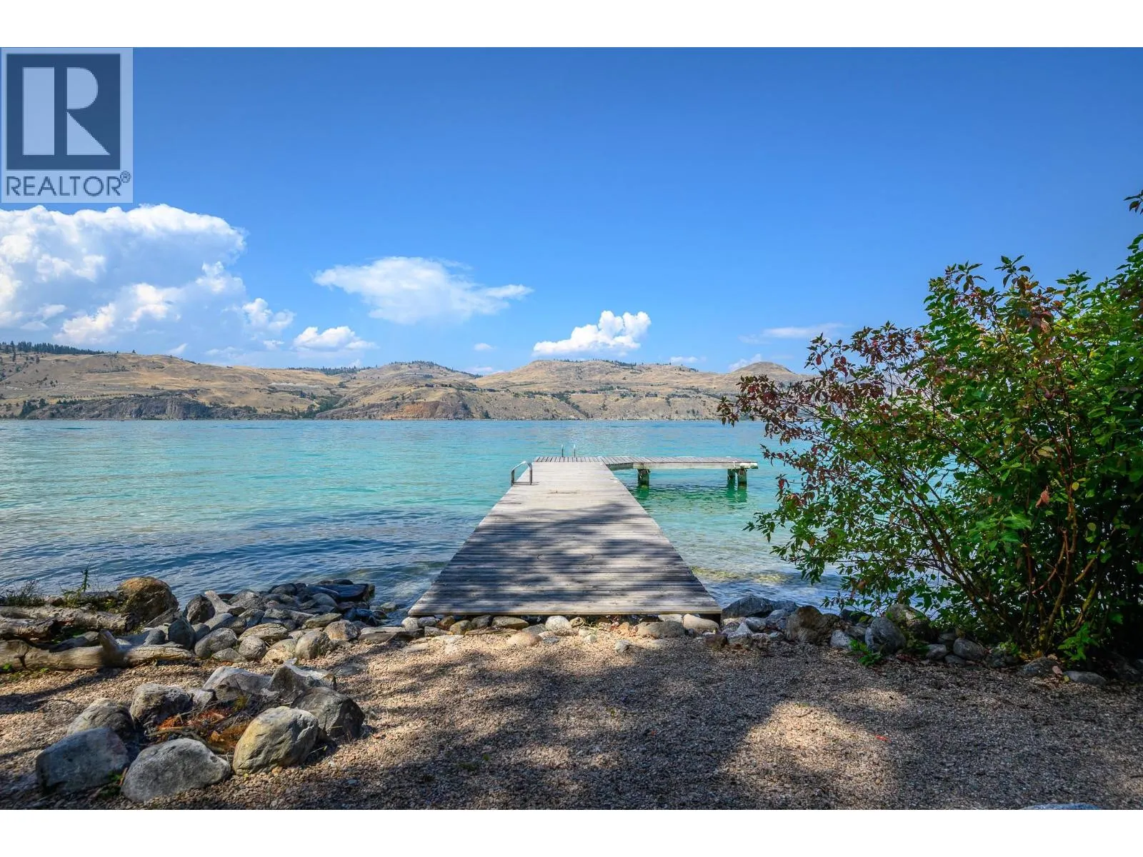 5751 Cosens Bay Road