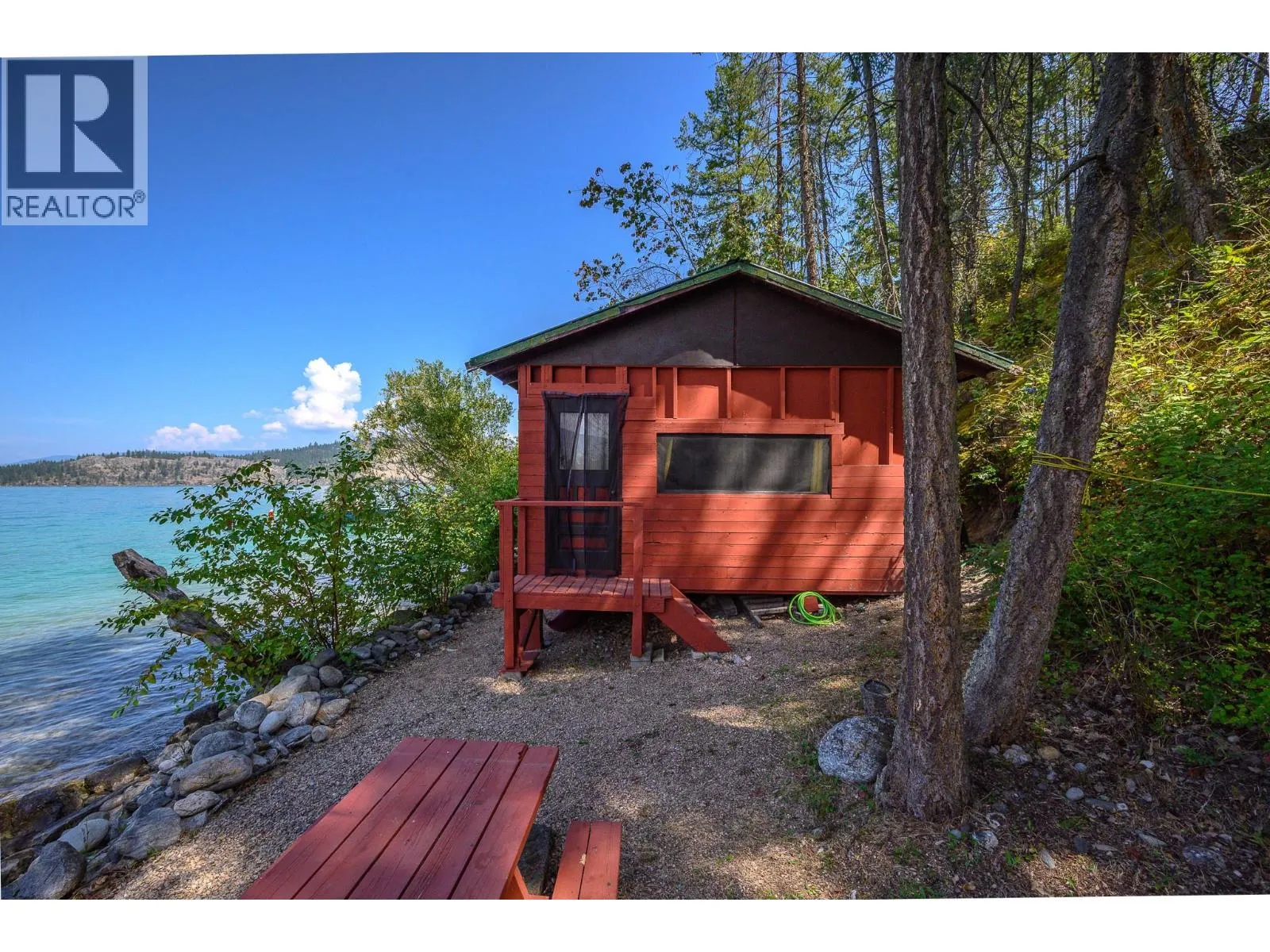 5751 Cosens Bay Road