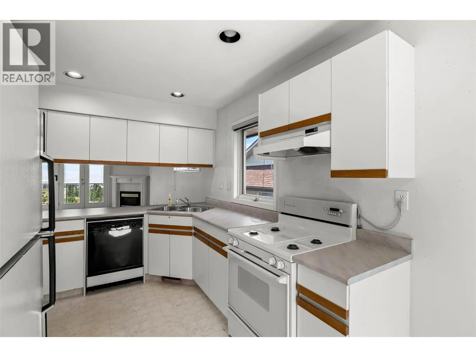 1580 Springhill Drive Unit# 37