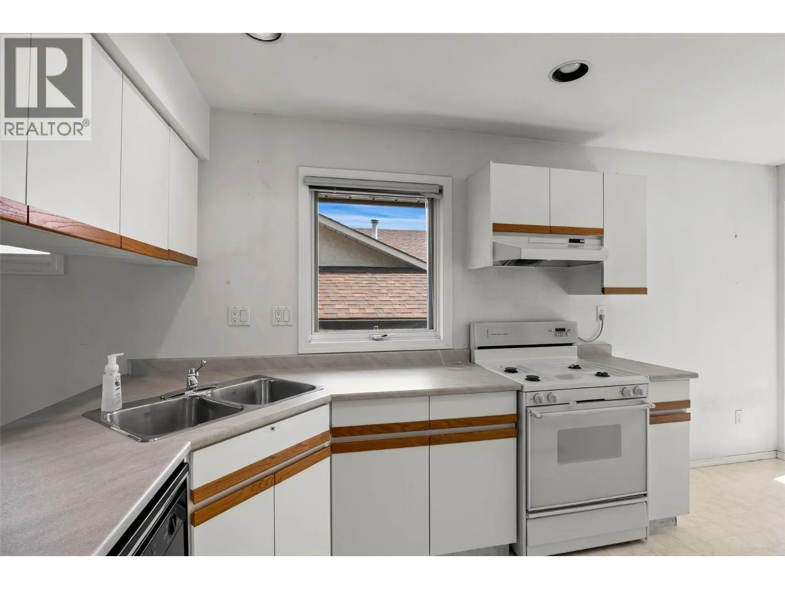 1580 Springhill Drive Unit# 37