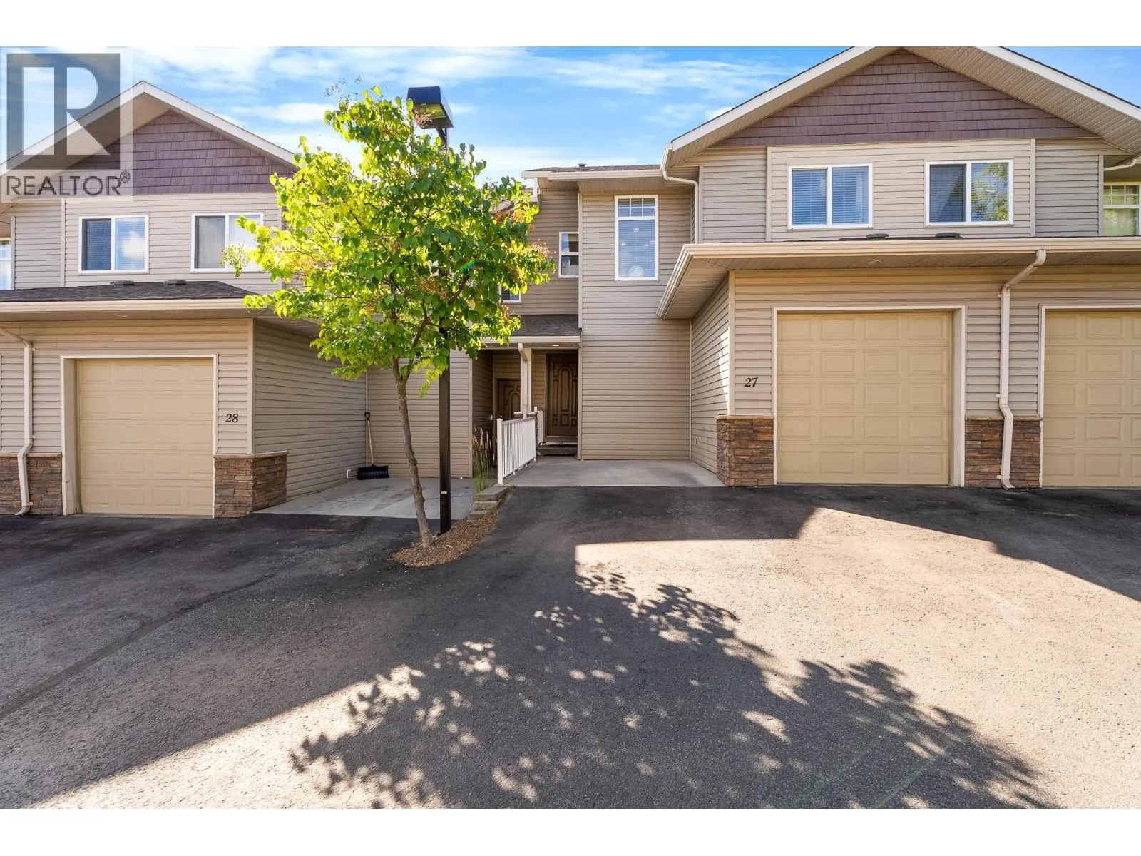 2046 ROBSON Place Unit# 27
