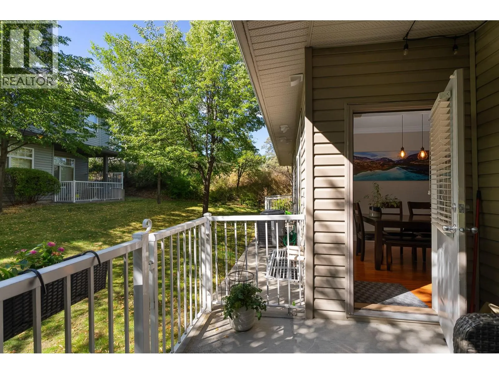 2046 ROBSON Place Unit# 27