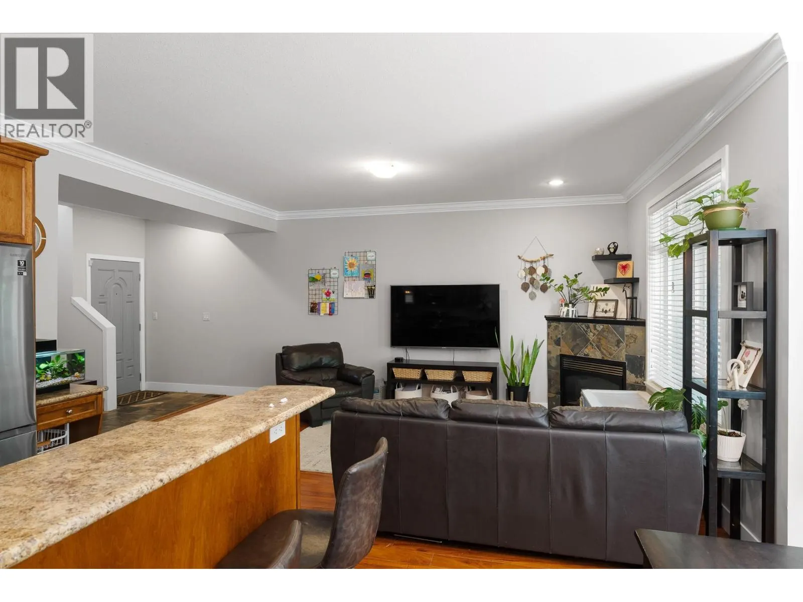 2046 ROBSON Place Unit# 27