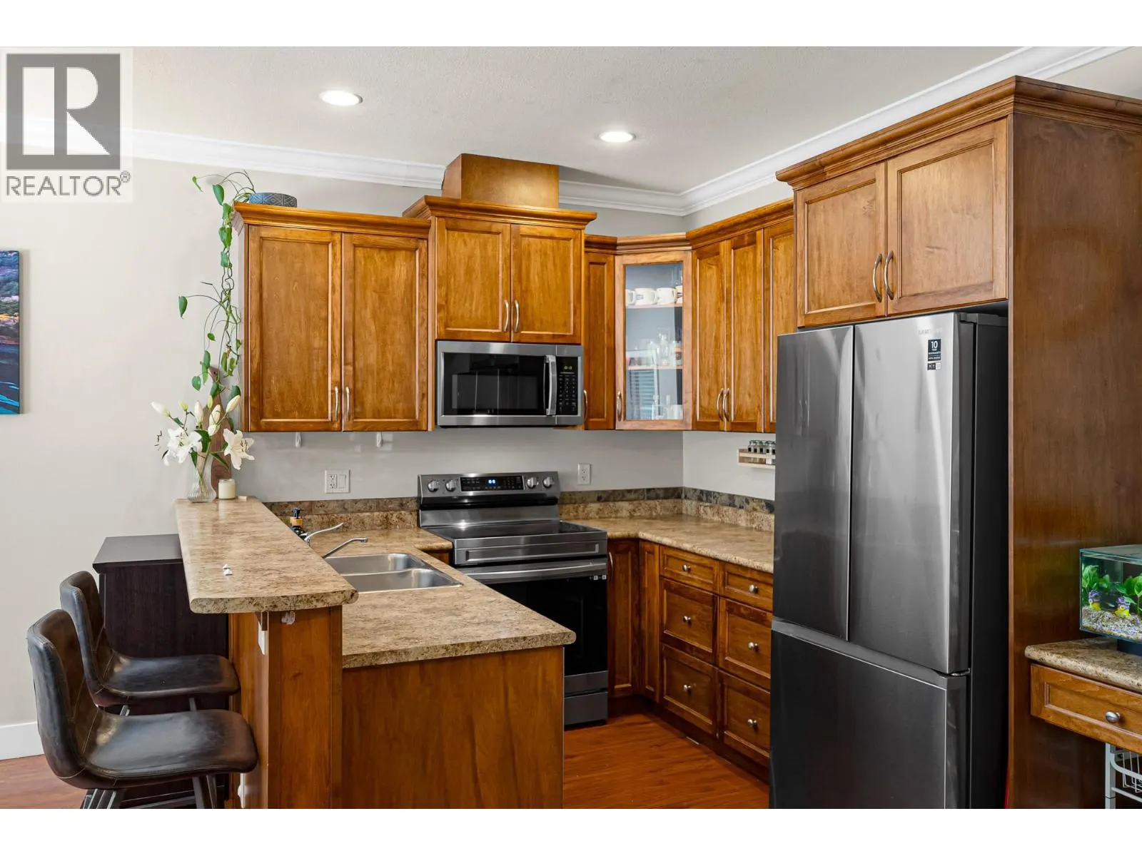 2046 ROBSON Place Unit# 27