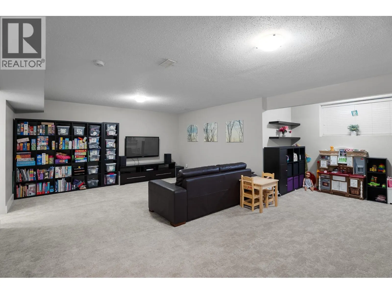 2046 ROBSON Place Unit# 27