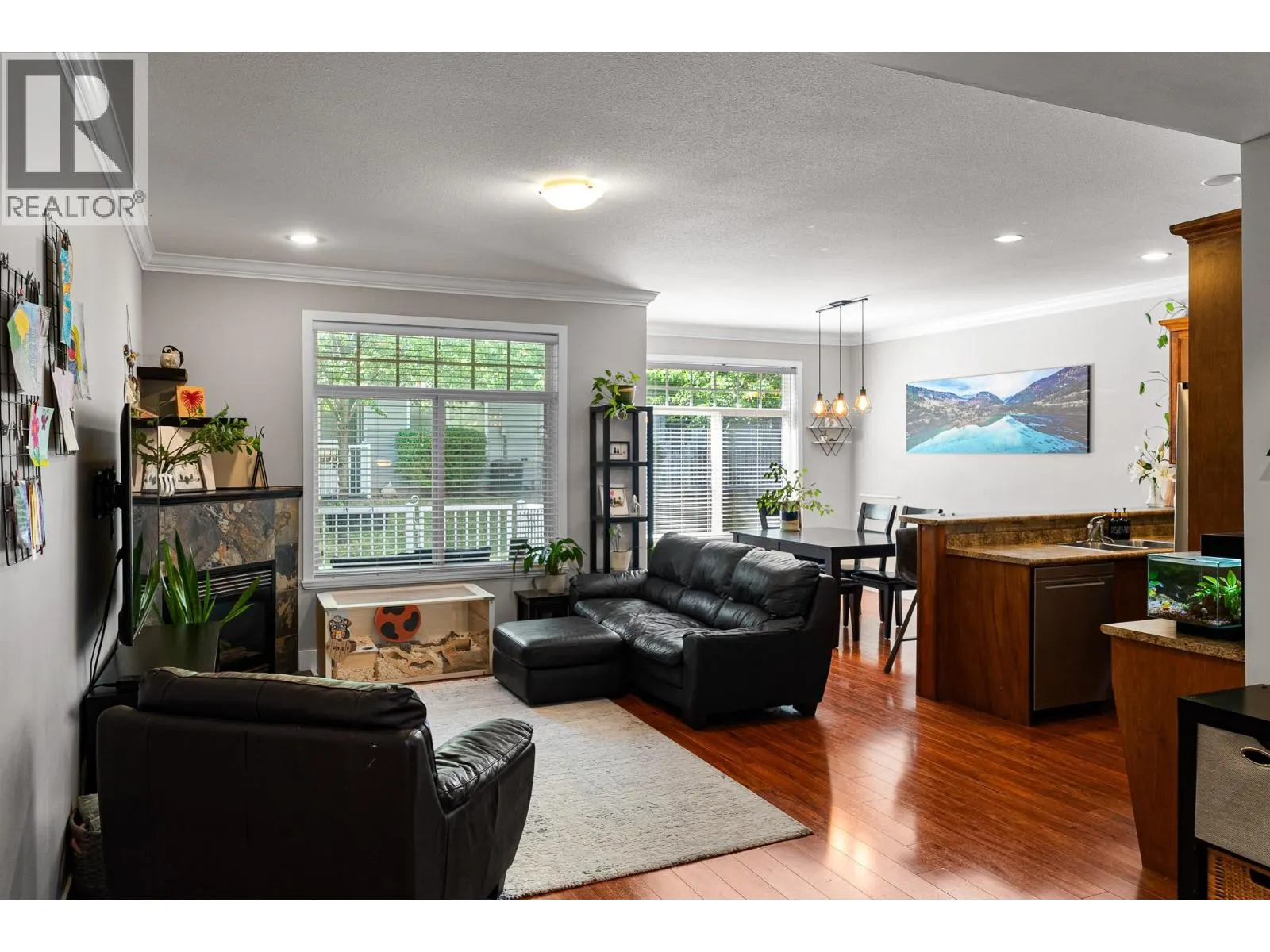 2046 ROBSON Place Unit# 27
