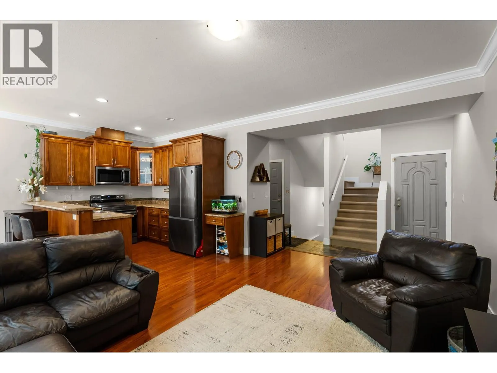 2046 ROBSON Place Unit# 27