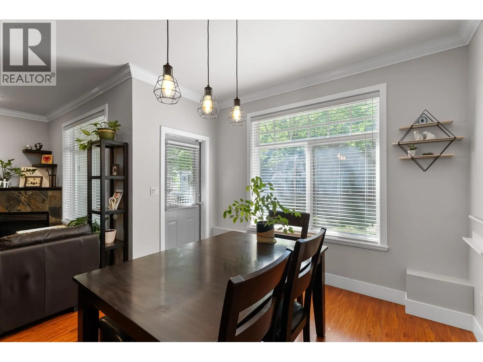 2046 ROBSON Place Unit# 27