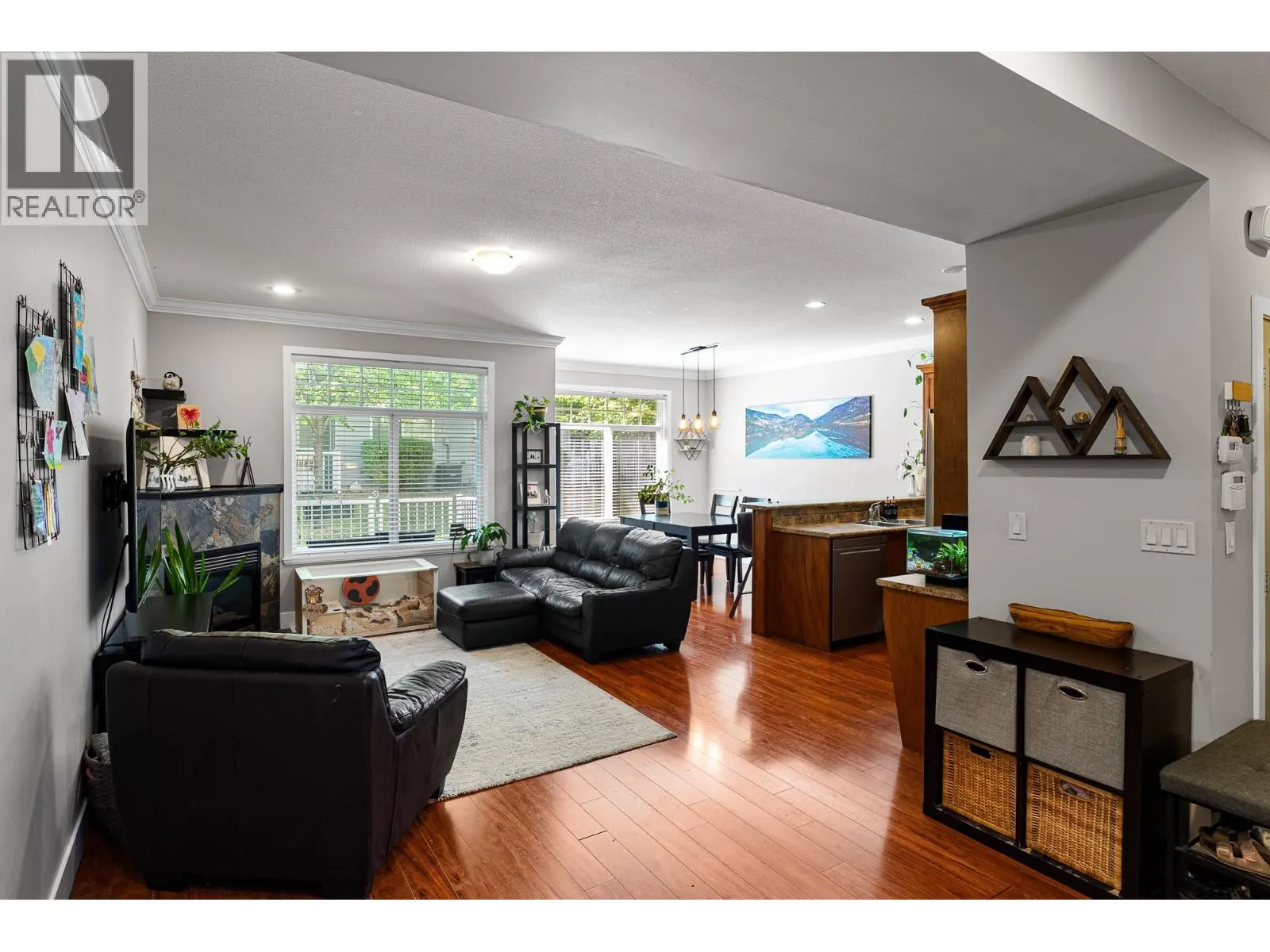 2046 ROBSON Place Unit# 27