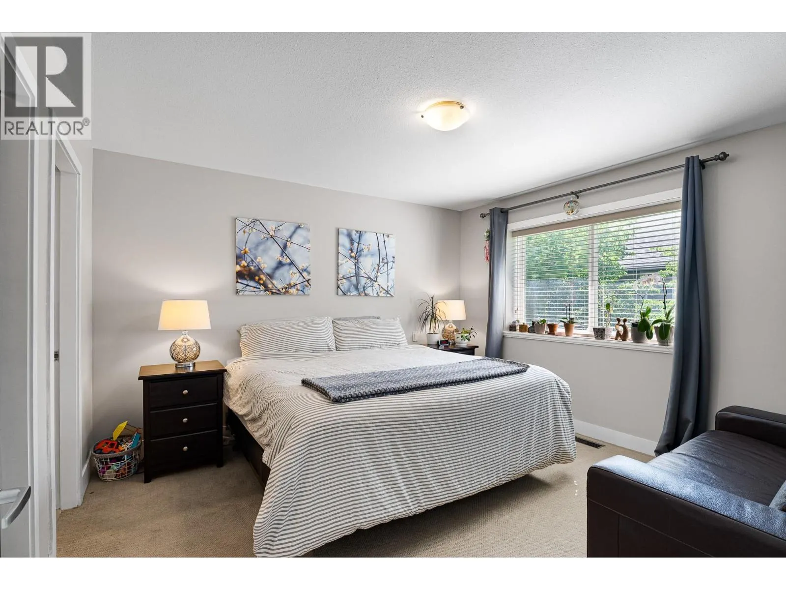 2046 ROBSON Place Unit# 27