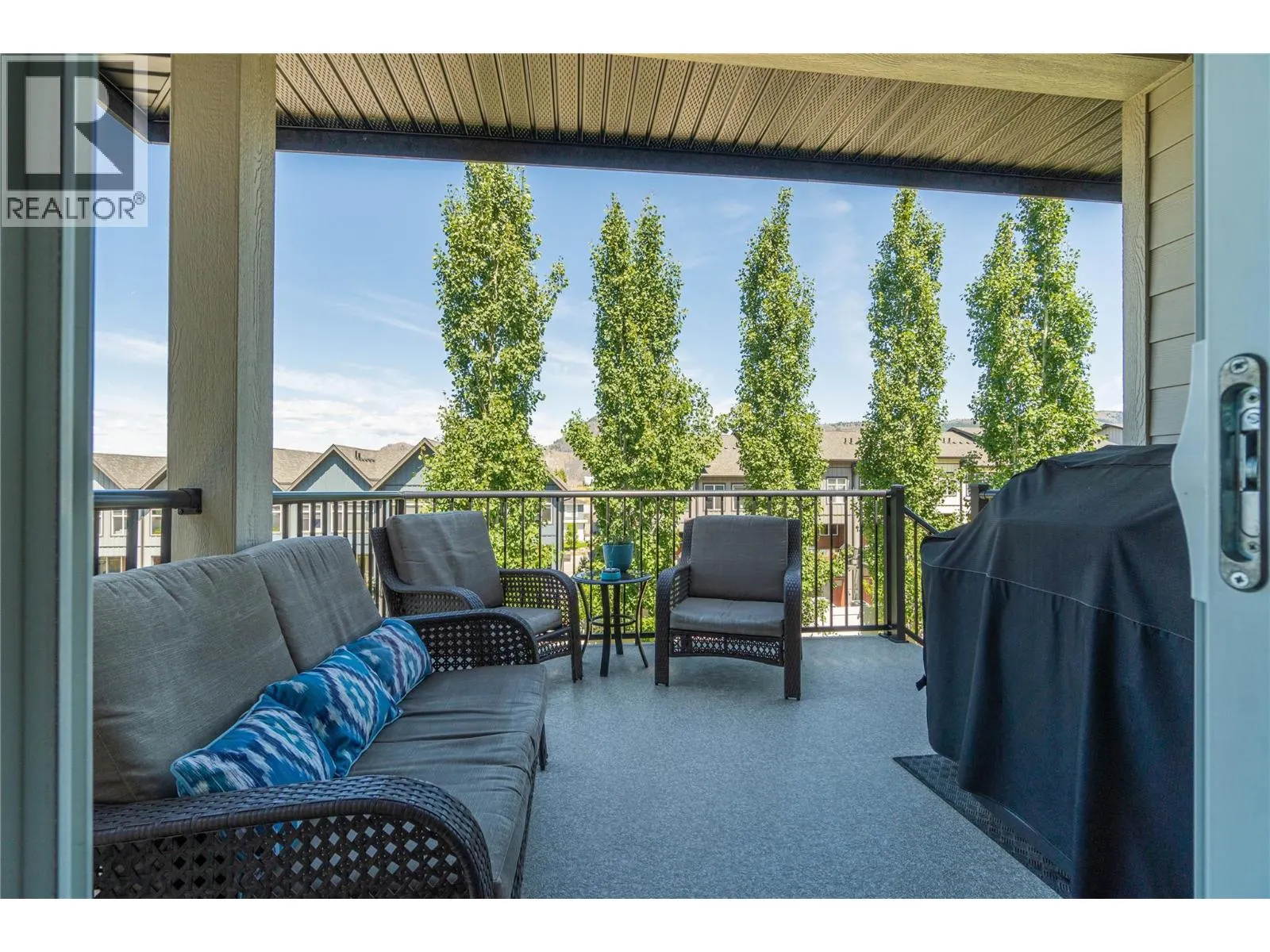 1547 EMERALD Drive