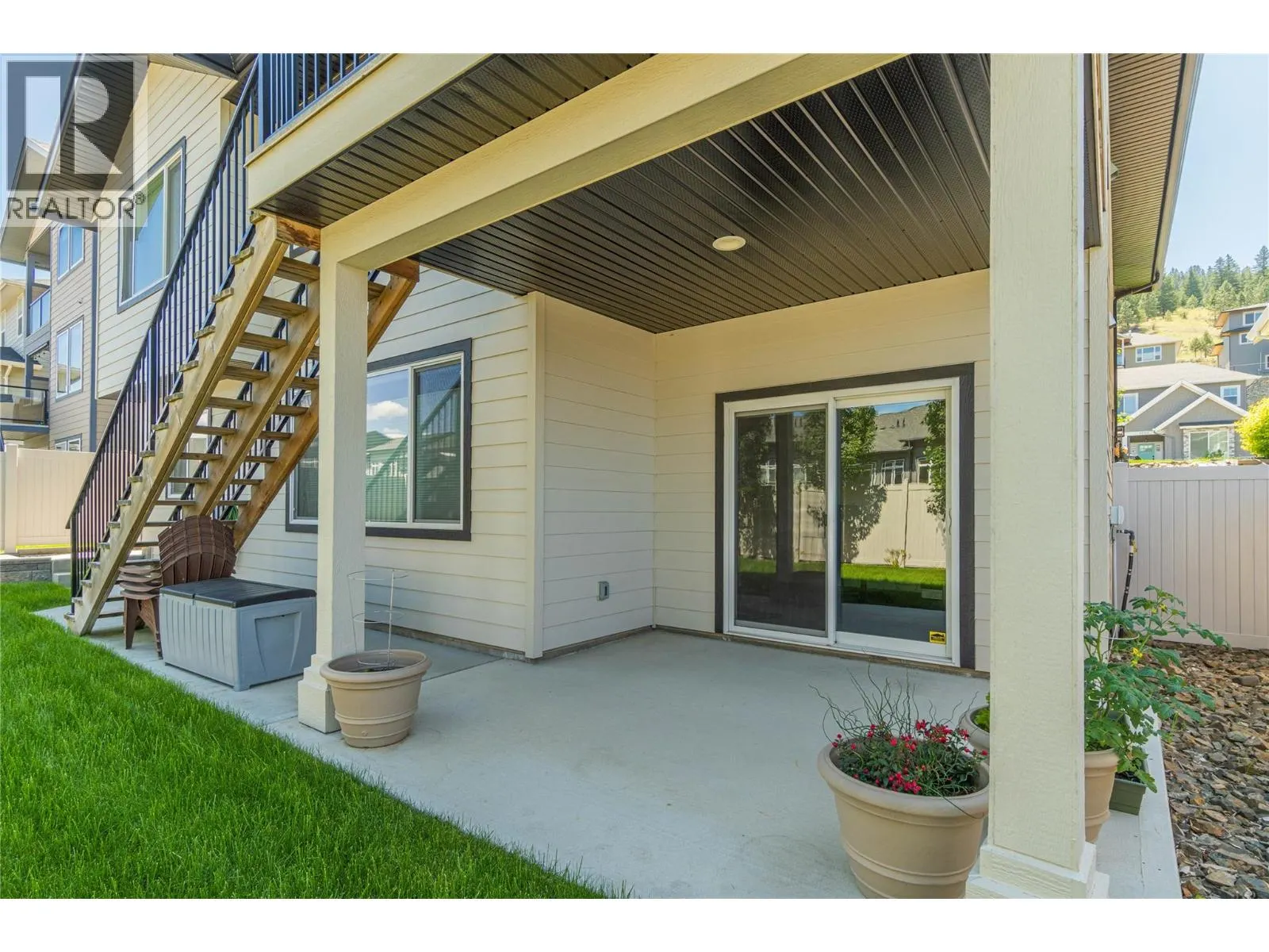 1547 EMERALD Drive