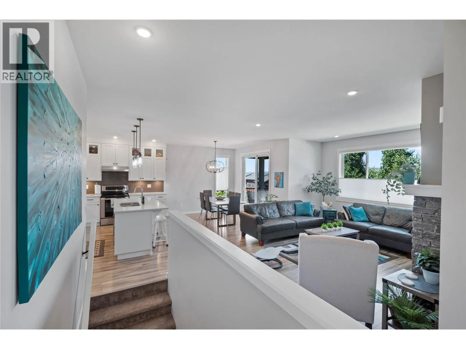 1547 EMERALD Drive