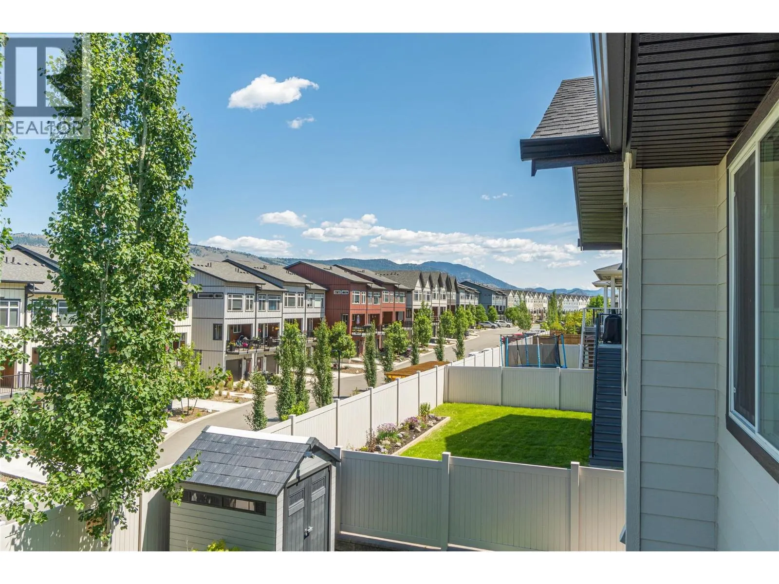 1547 EMERALD Drive