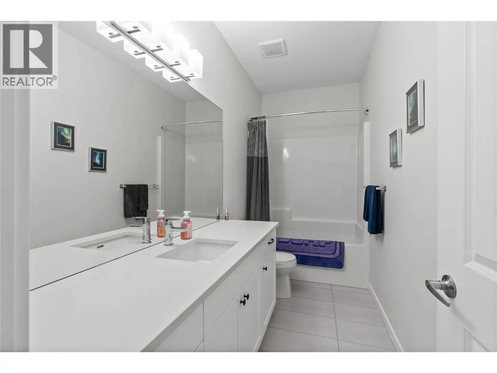 1547 EMERALD Drive