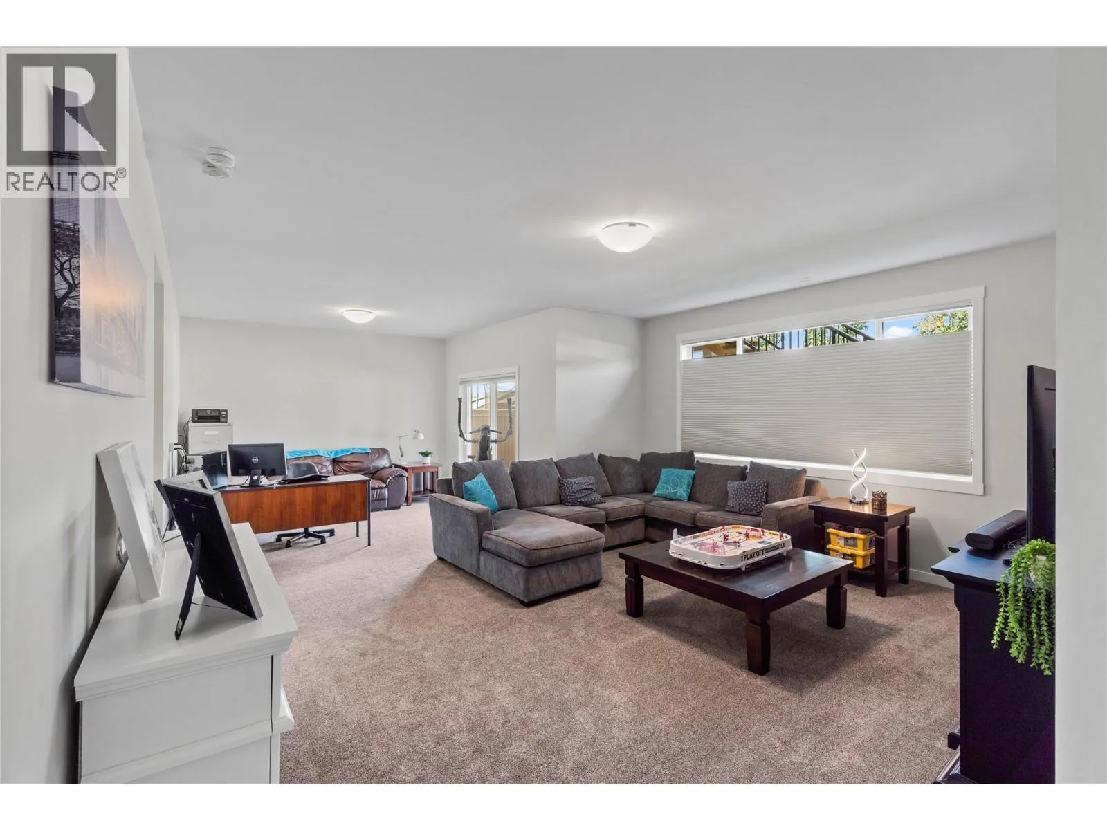 1547 EMERALD Drive