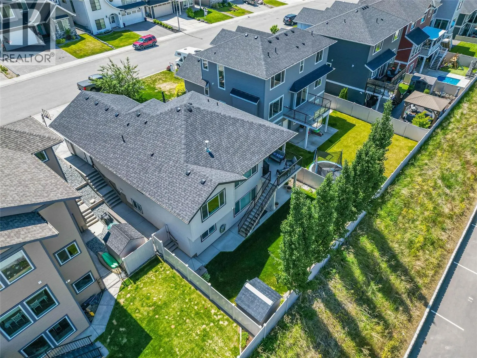 1547 EMERALD Drive