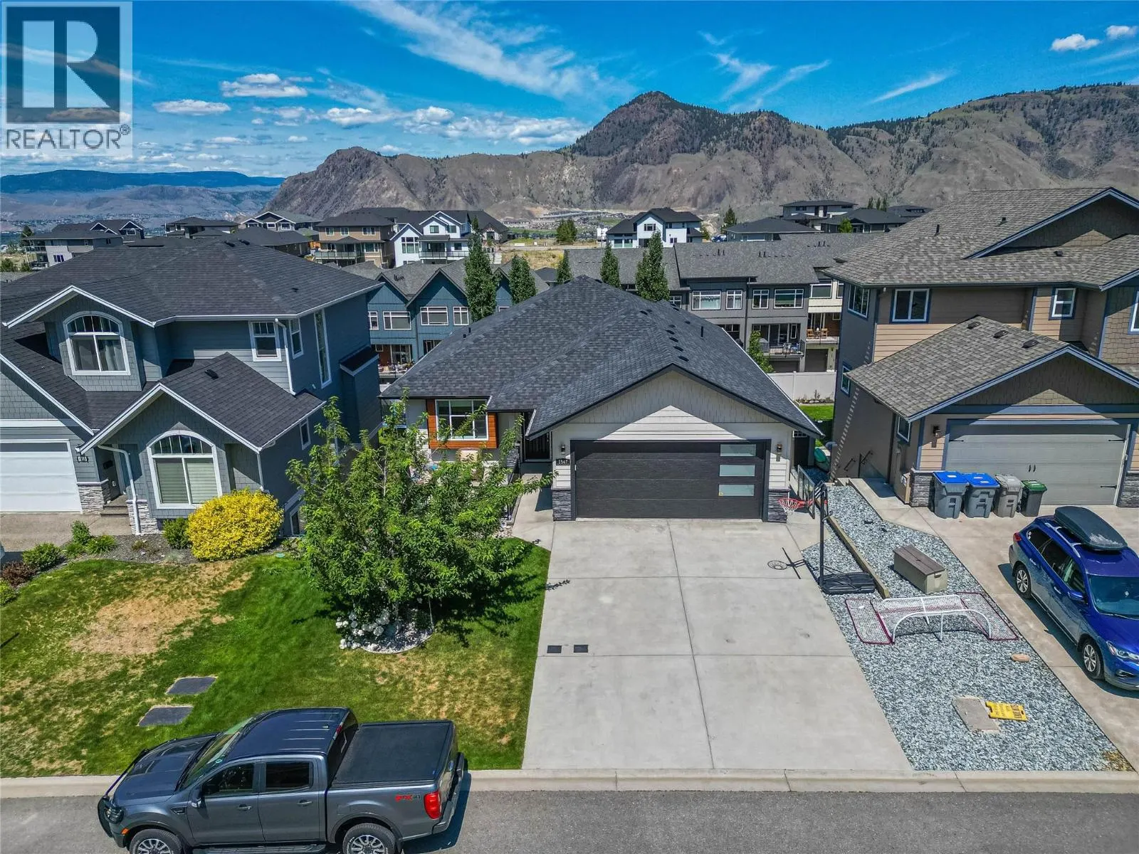 1547 EMERALD Drive