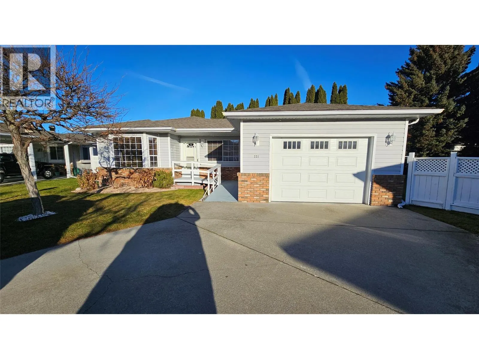 221 Sandpiper Crescent