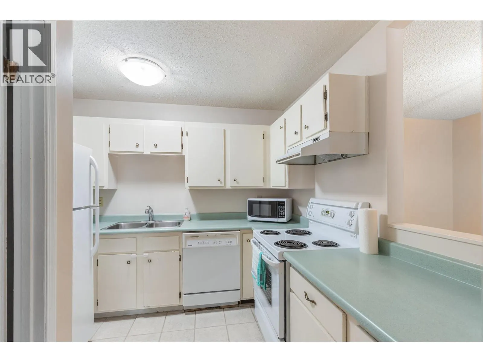 2100 43 Avenue Unit# 101