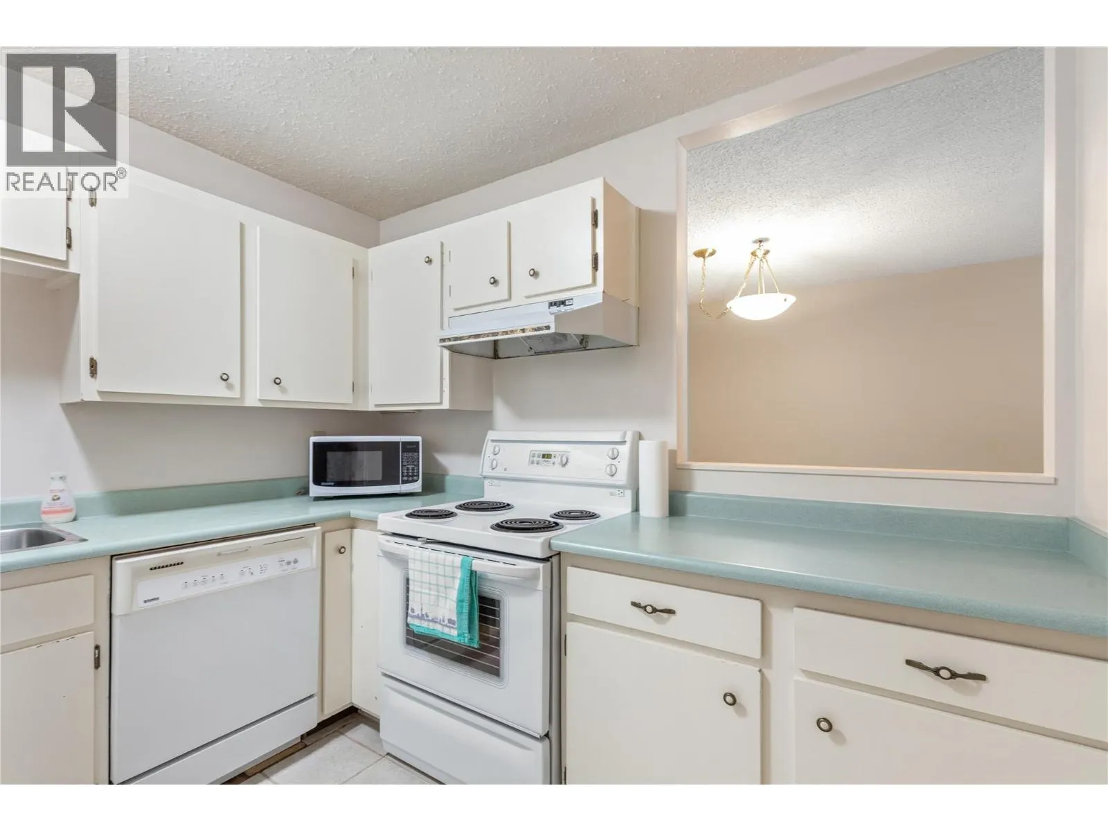 2100 43 Avenue Unit# 101