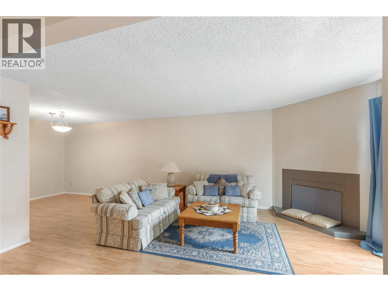 2100 43 Avenue Unit# 101