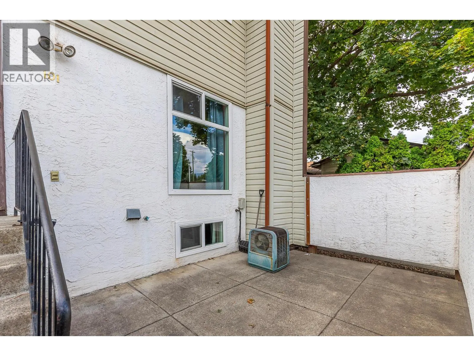 2100 43 Avenue Unit# 101