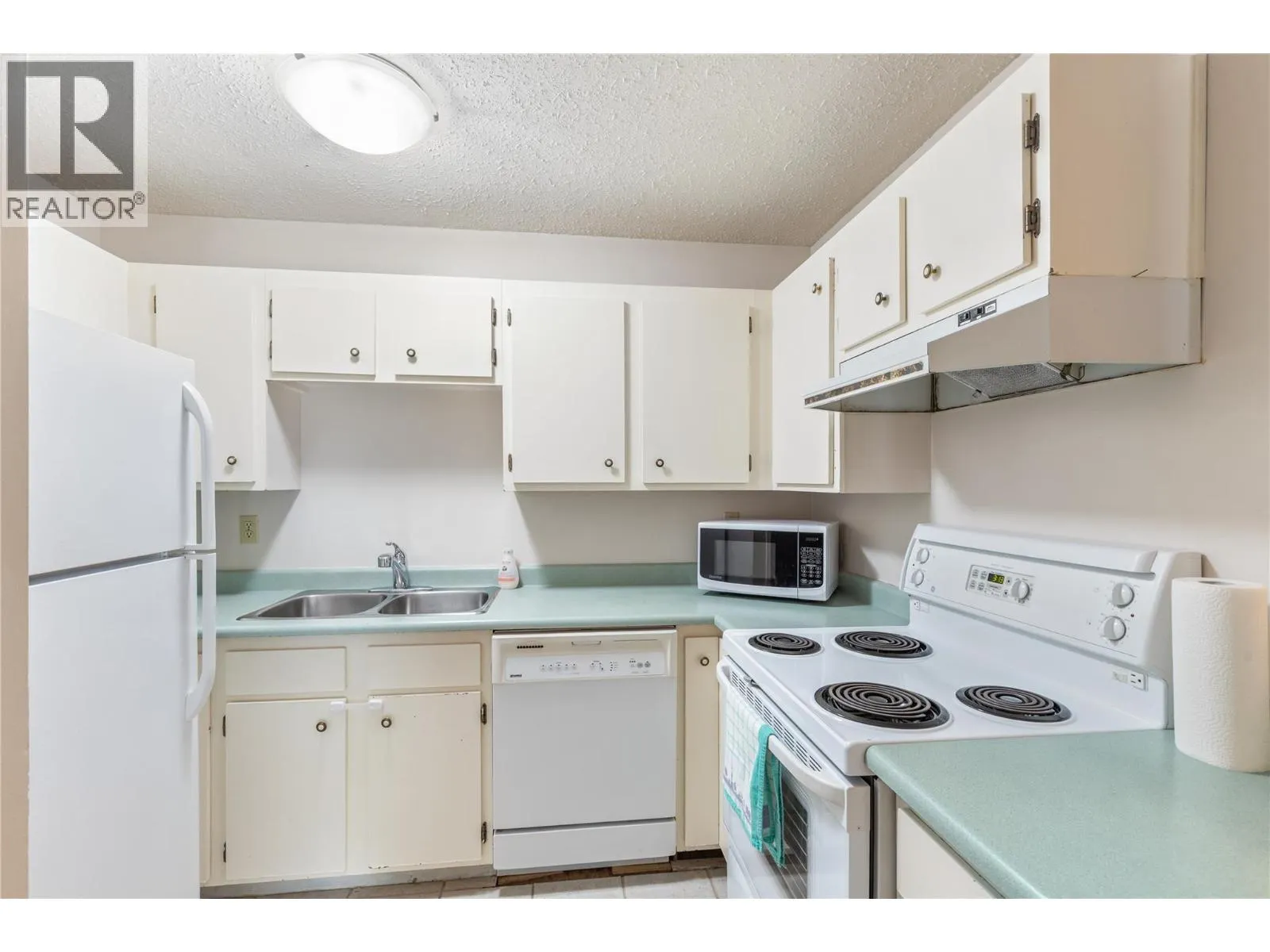 2100 43 Avenue Unit# 101