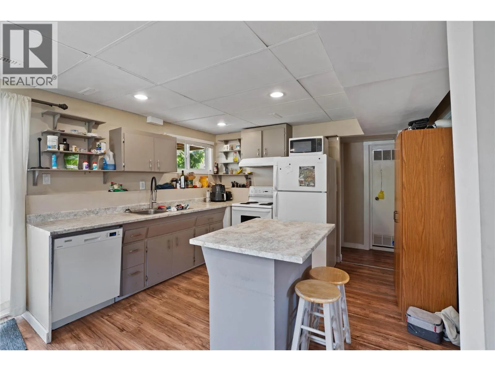7196 Blackwell Road