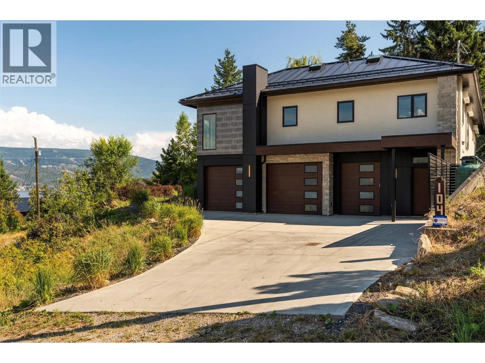 104 Elliot Road