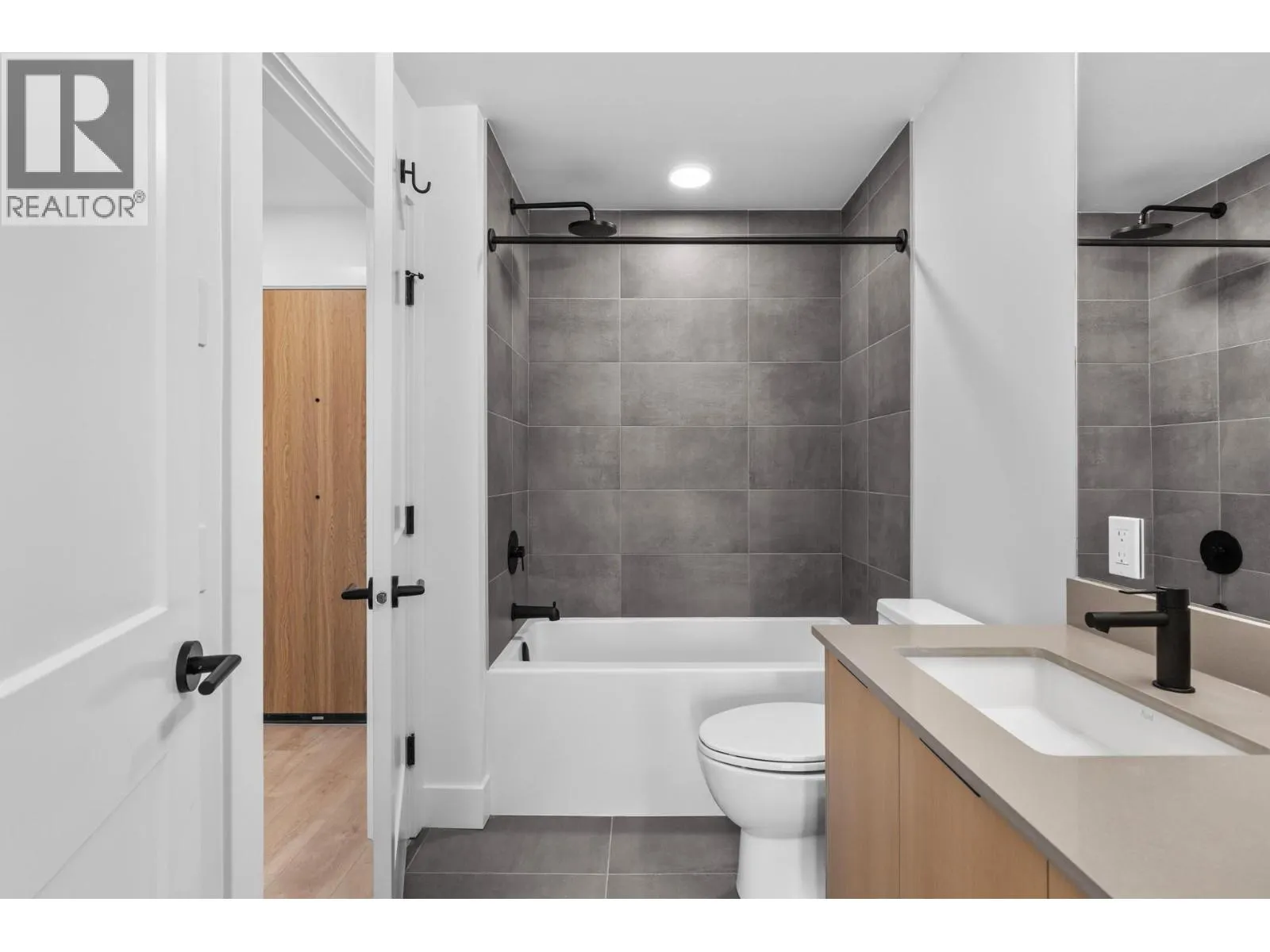 620 Coronation Avenue Unit# 406