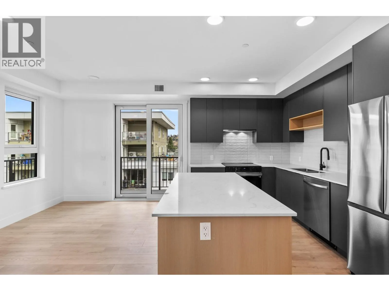 620 Coronation Avenue Unit# 406