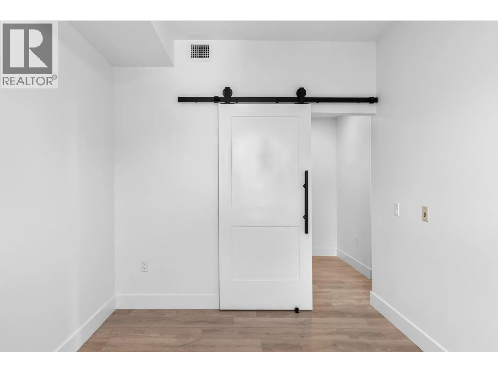 620 Coronation Avenue Unit# 406