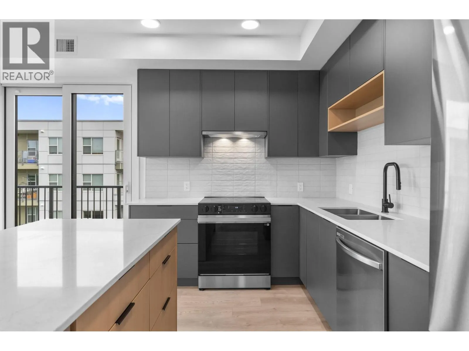620 Coronation Avenue Unit# 406