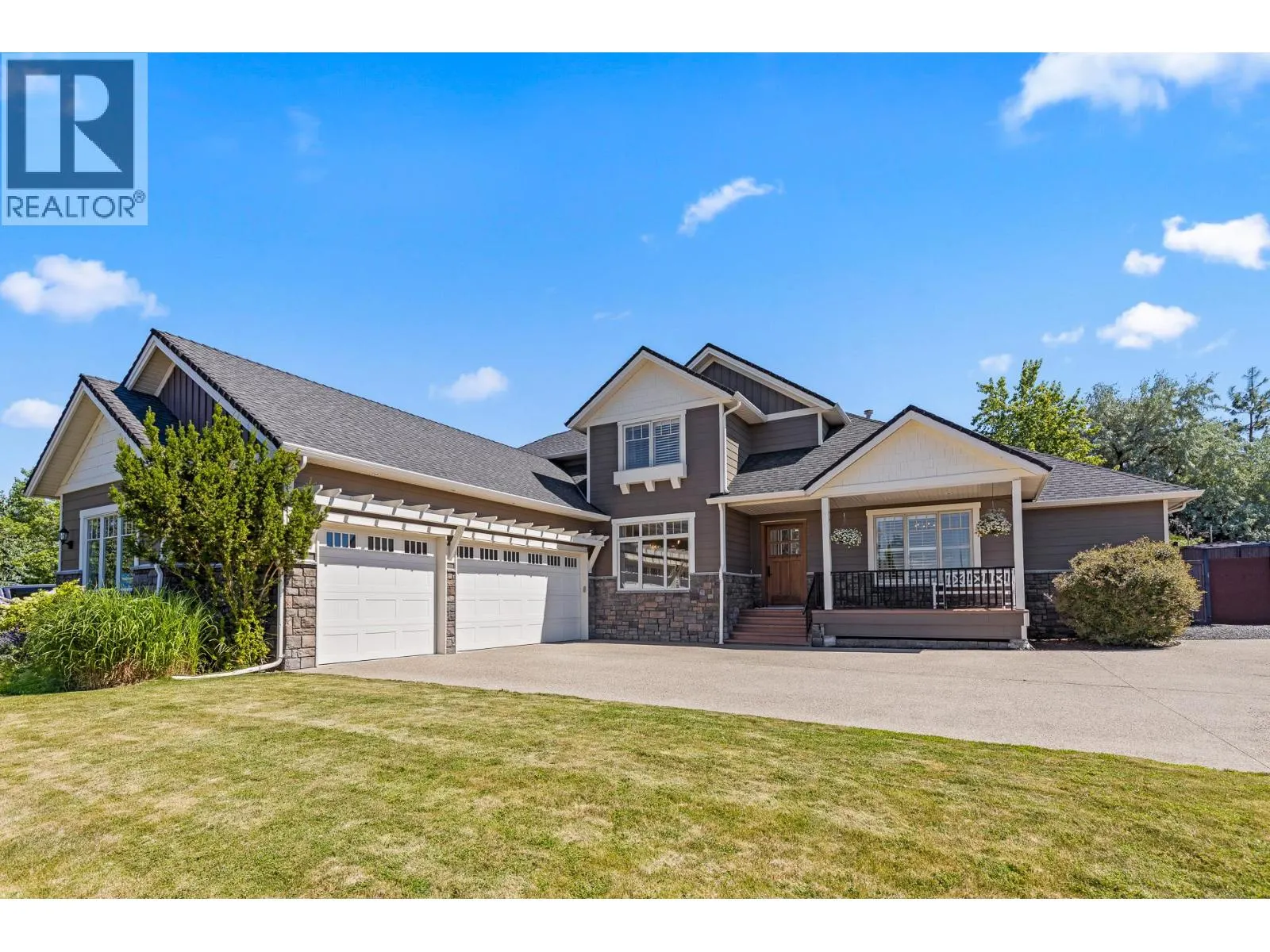 1511 Woodridge Road