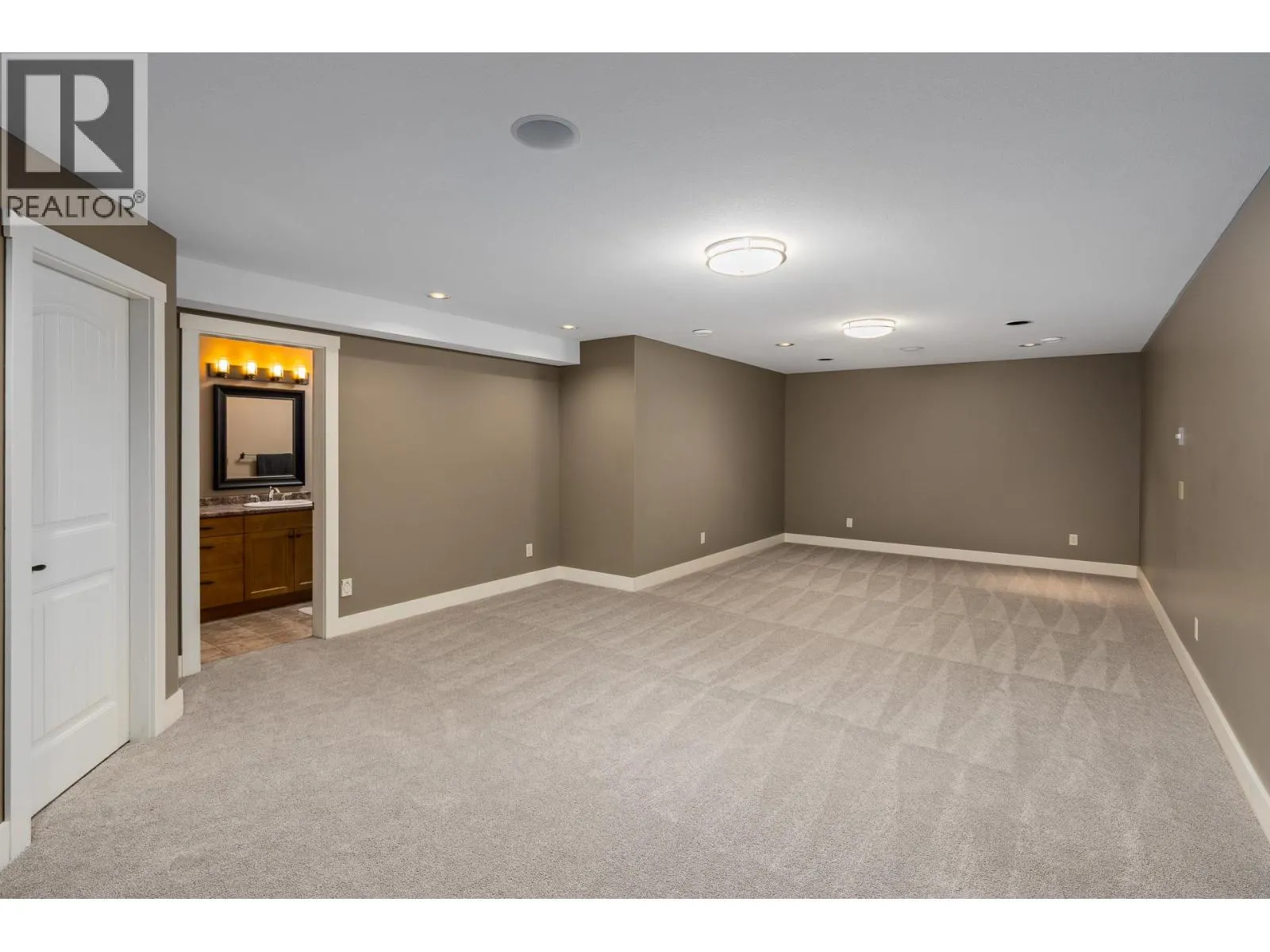 1511 Woodridge Road