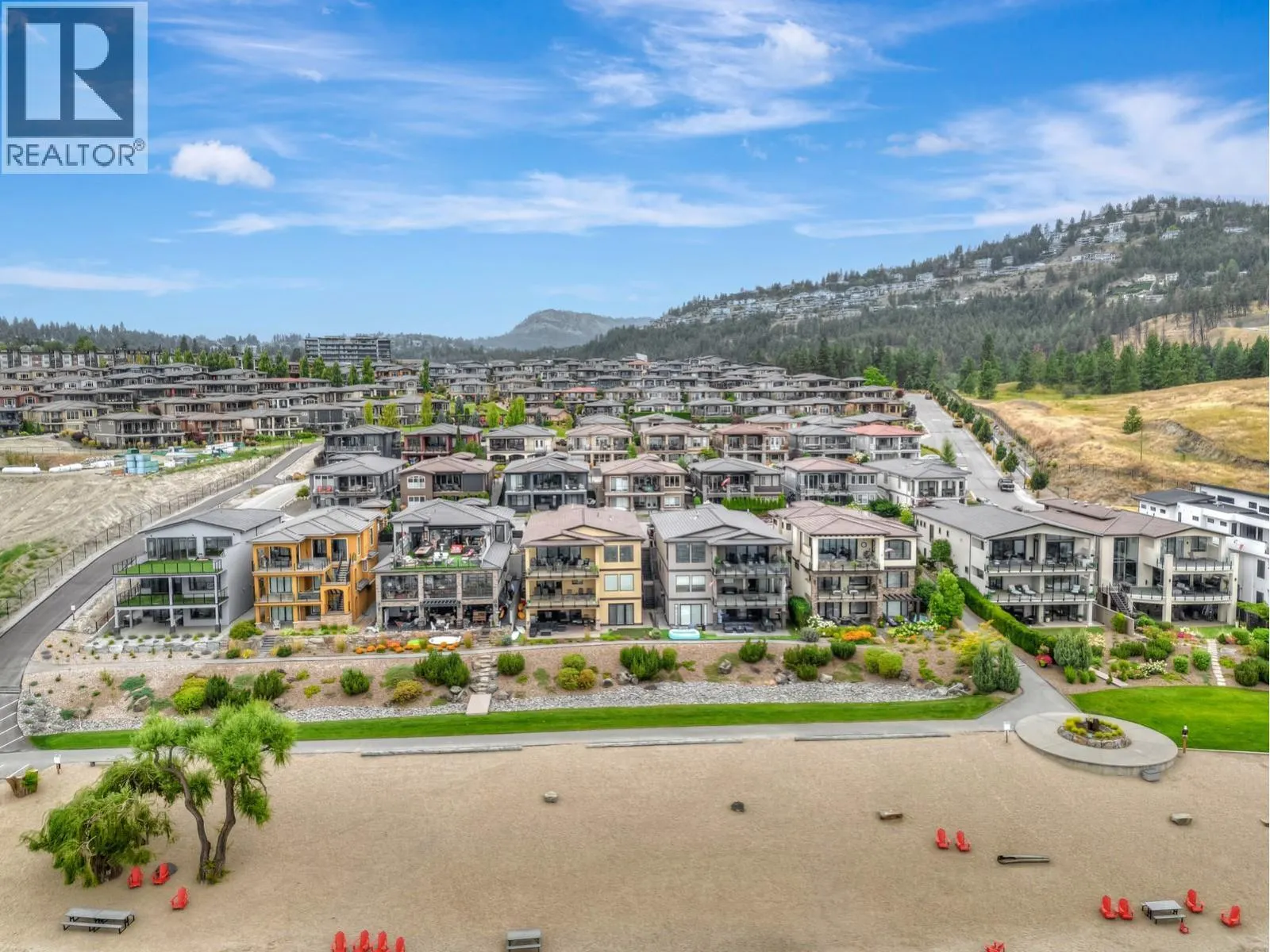 1865 Viewpoint Crescent