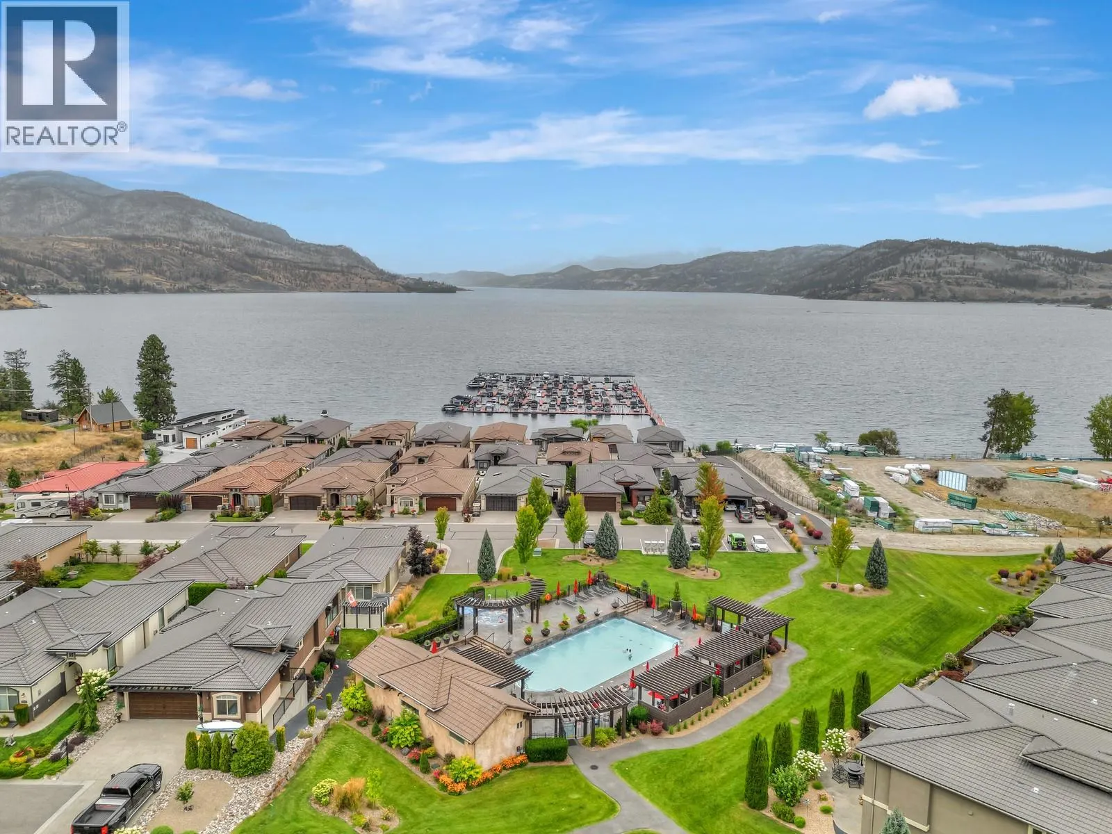 1865 Viewpoint Crescent