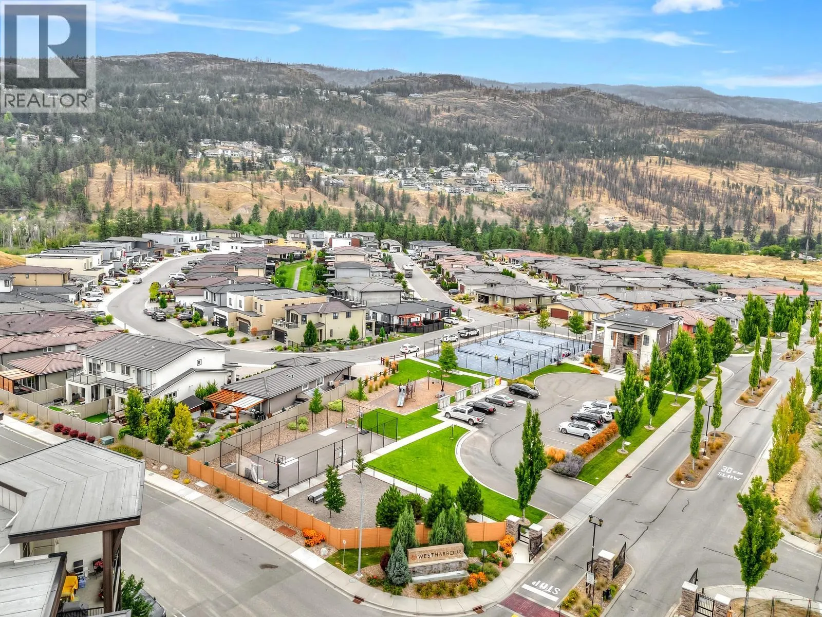 1865 Viewpoint Crescent