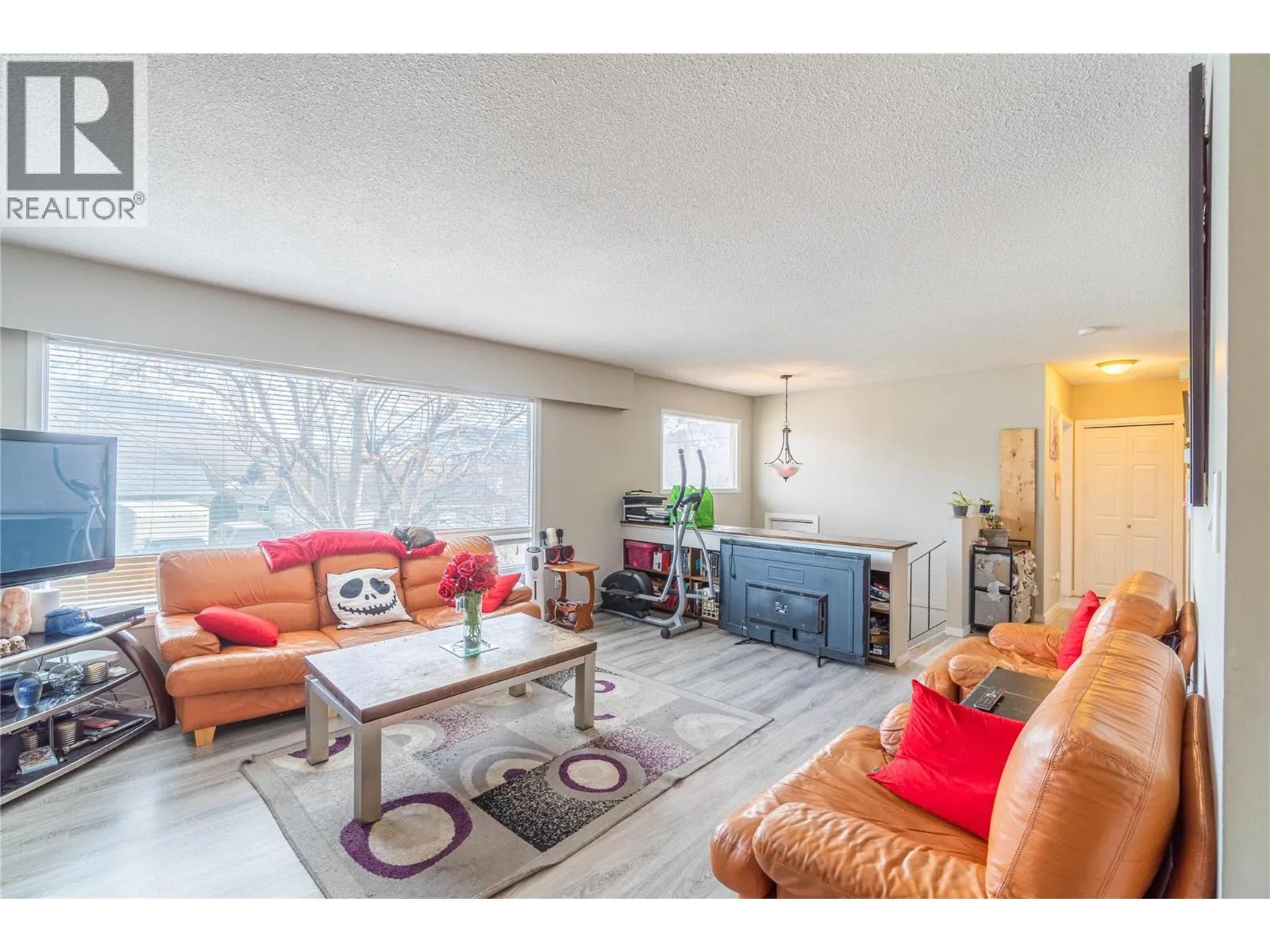 1569 WESTMOUNT Drive