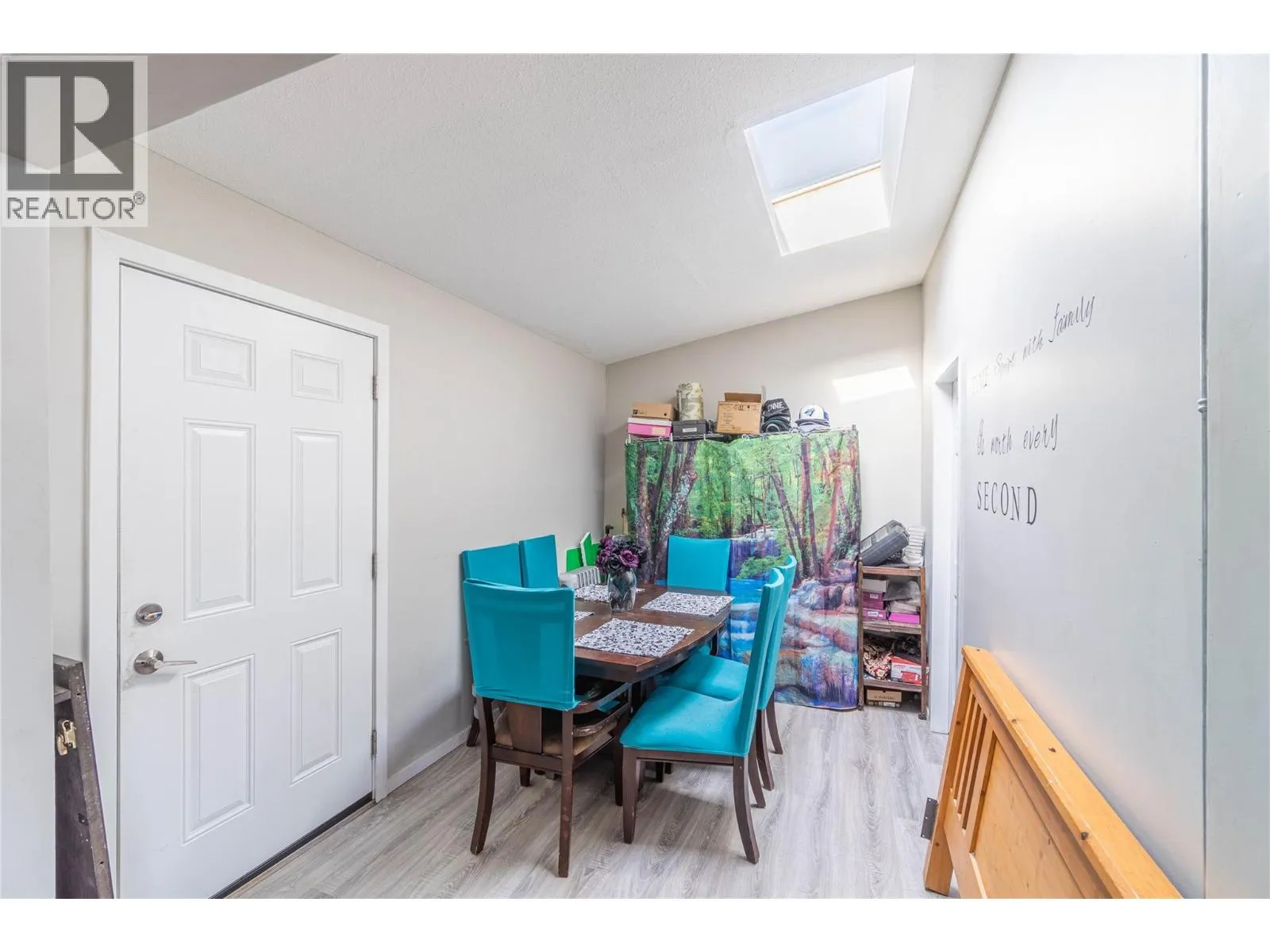 1569 WESTMOUNT Drive