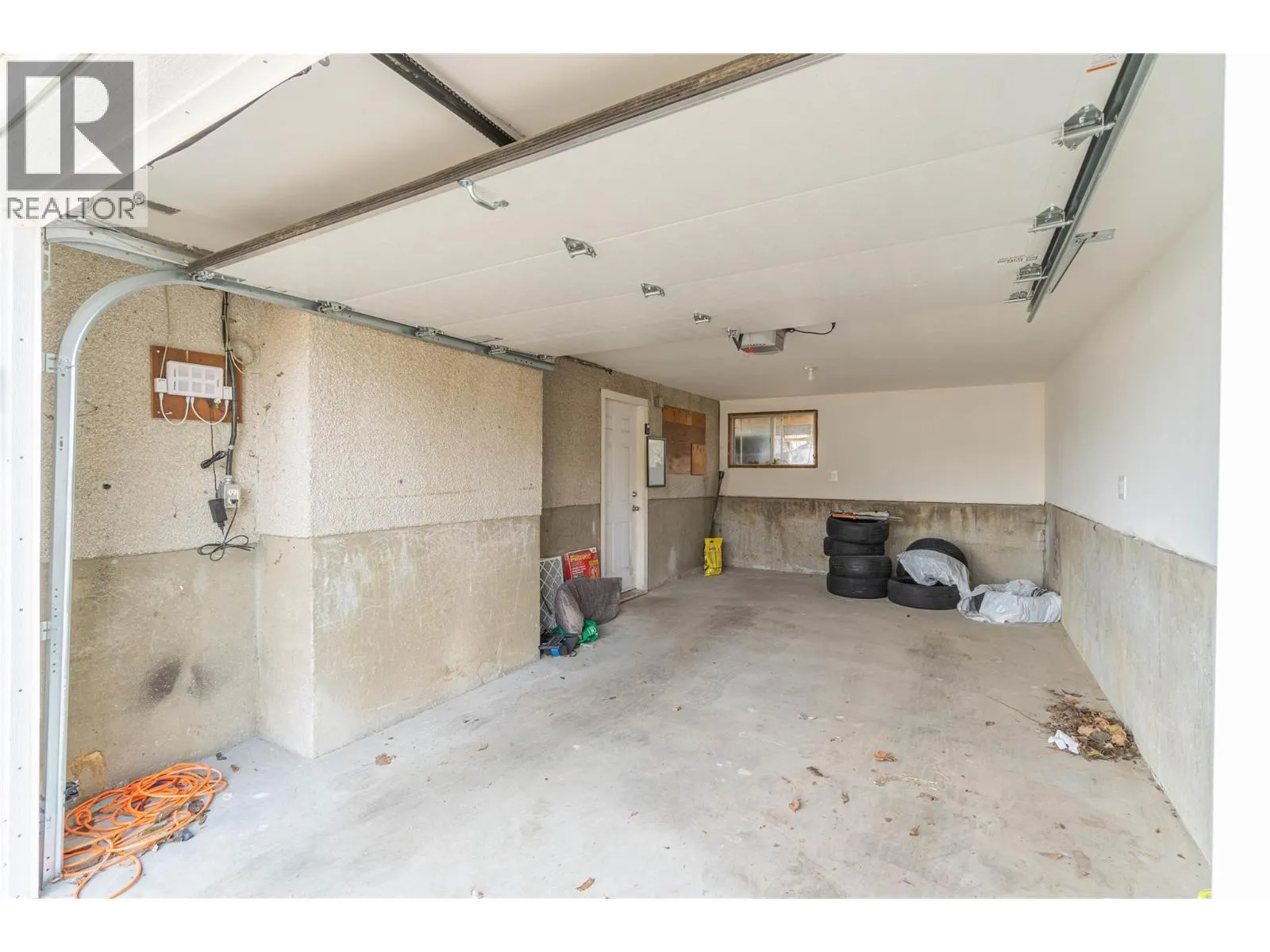 1569 WESTMOUNT Drive