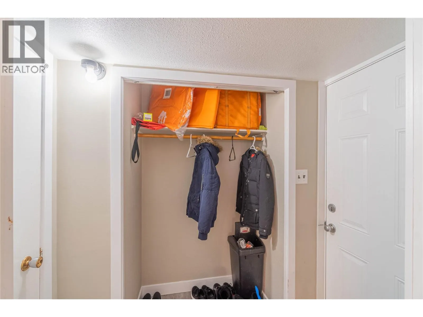 1569 WESTMOUNT Drive
