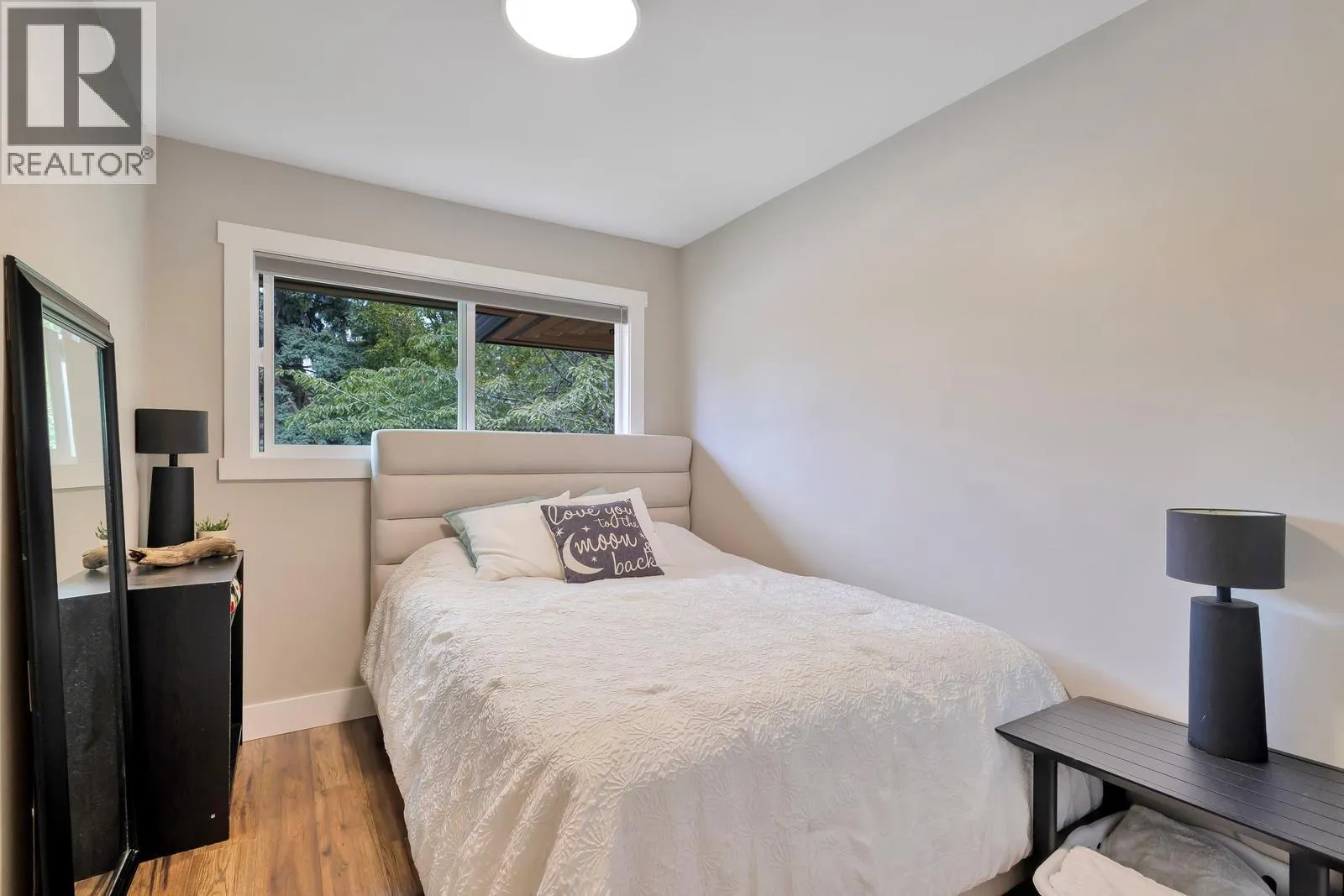 1552 Pinehurst Crescent