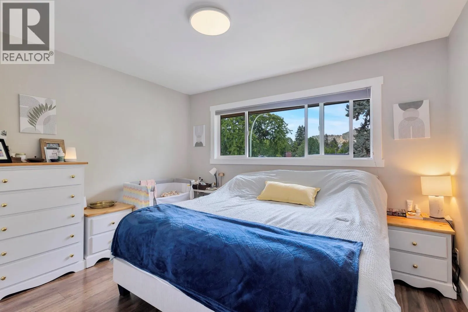 1552 Pinehurst Crescent